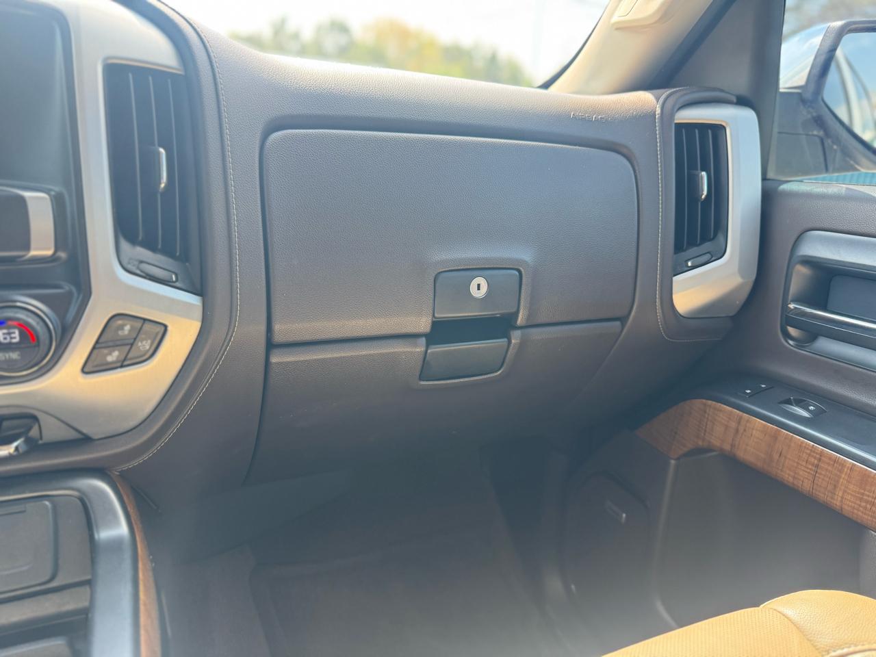 GMC Sierra 1500 2WD Crew Cab 143.5" SLT 2015