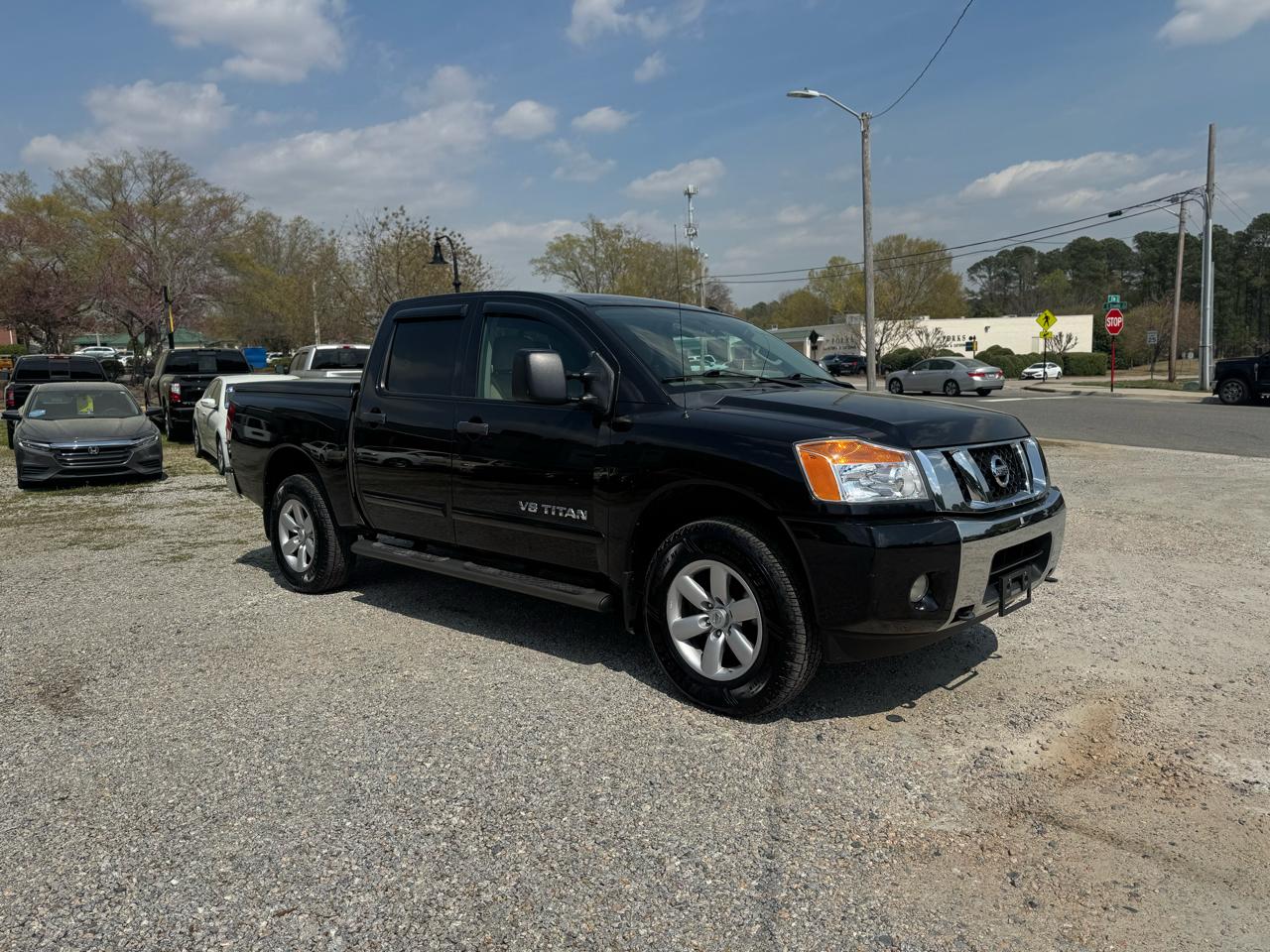 Nissan Titan 4WD Crew Cab SWB SV 2013