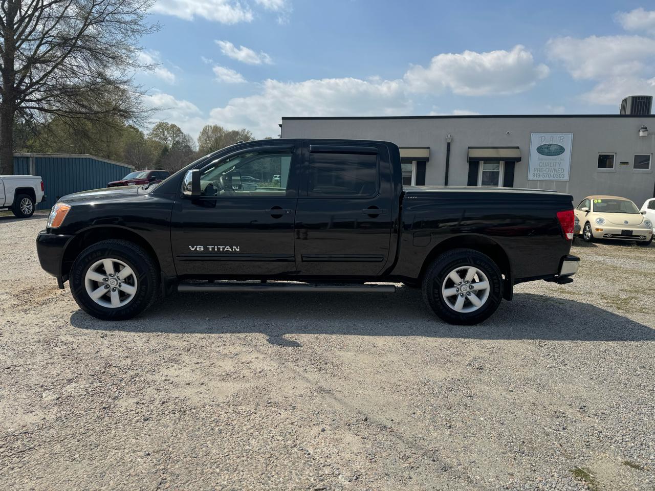 Nissan Titan 4WD Crew Cab SWB SV 2013