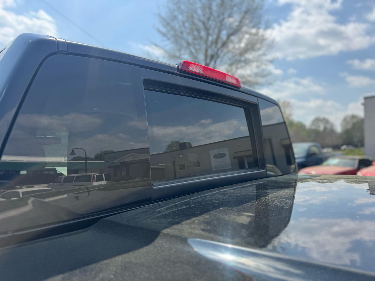 Nissan Titan 4WD Crew Cab SWB SV 2013