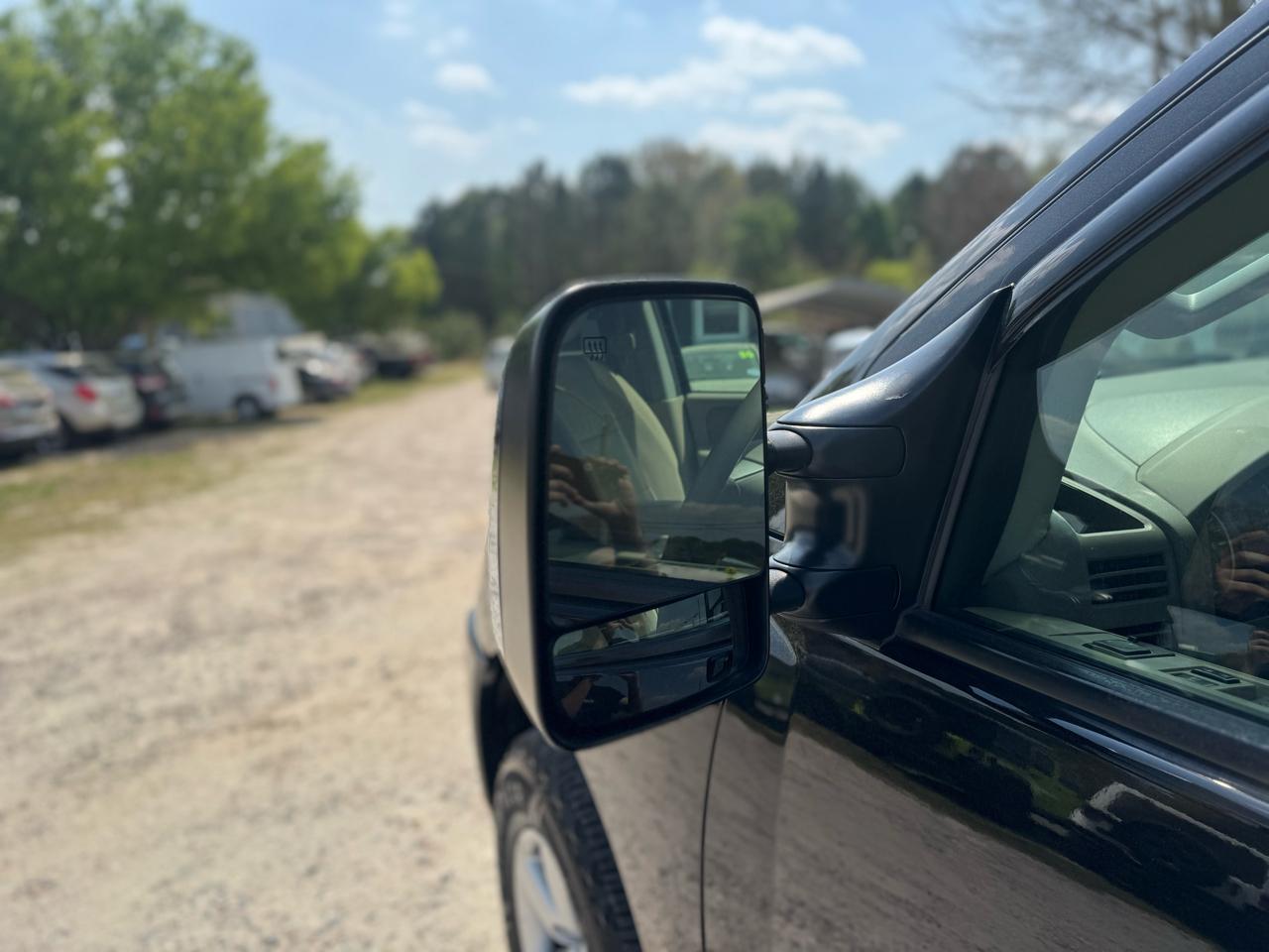 Nissan Titan 4WD Crew Cab SWB SV 2013