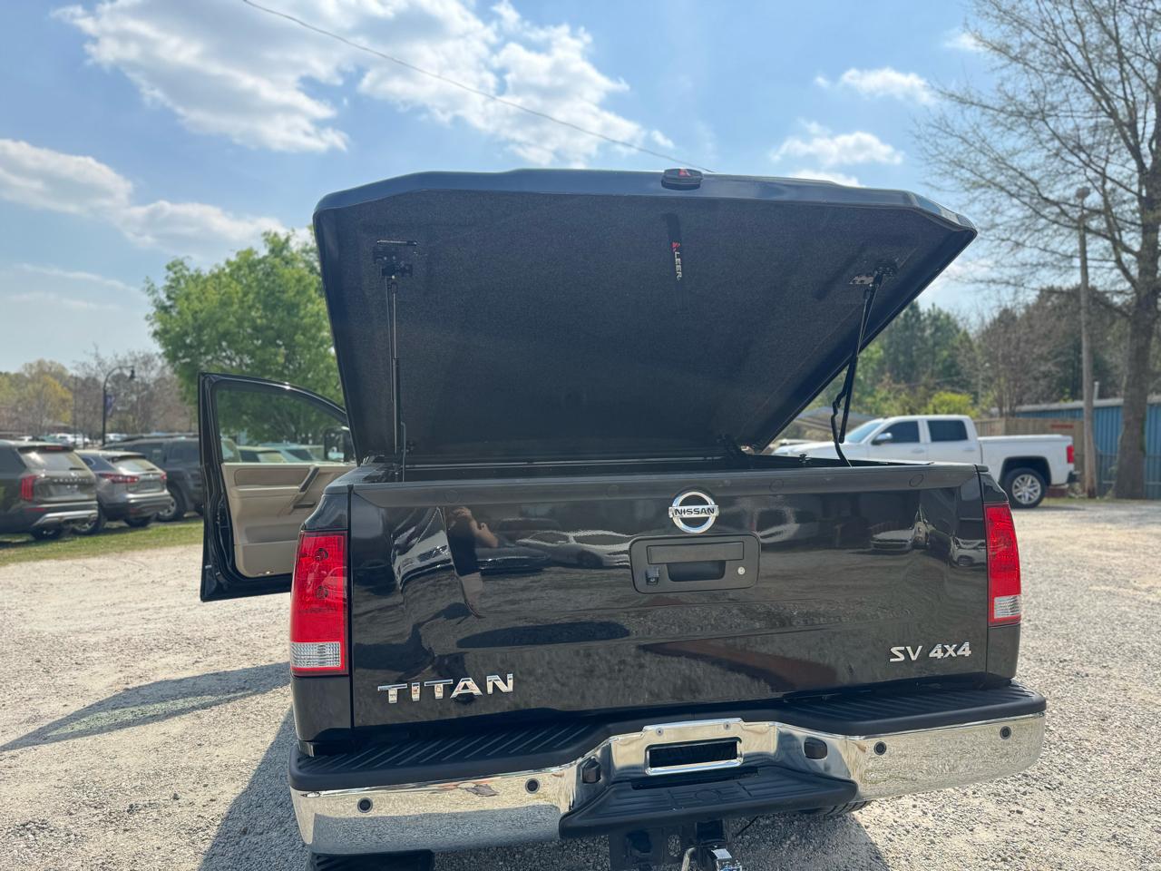 Nissan Titan 4WD Crew Cab SWB SV 2013