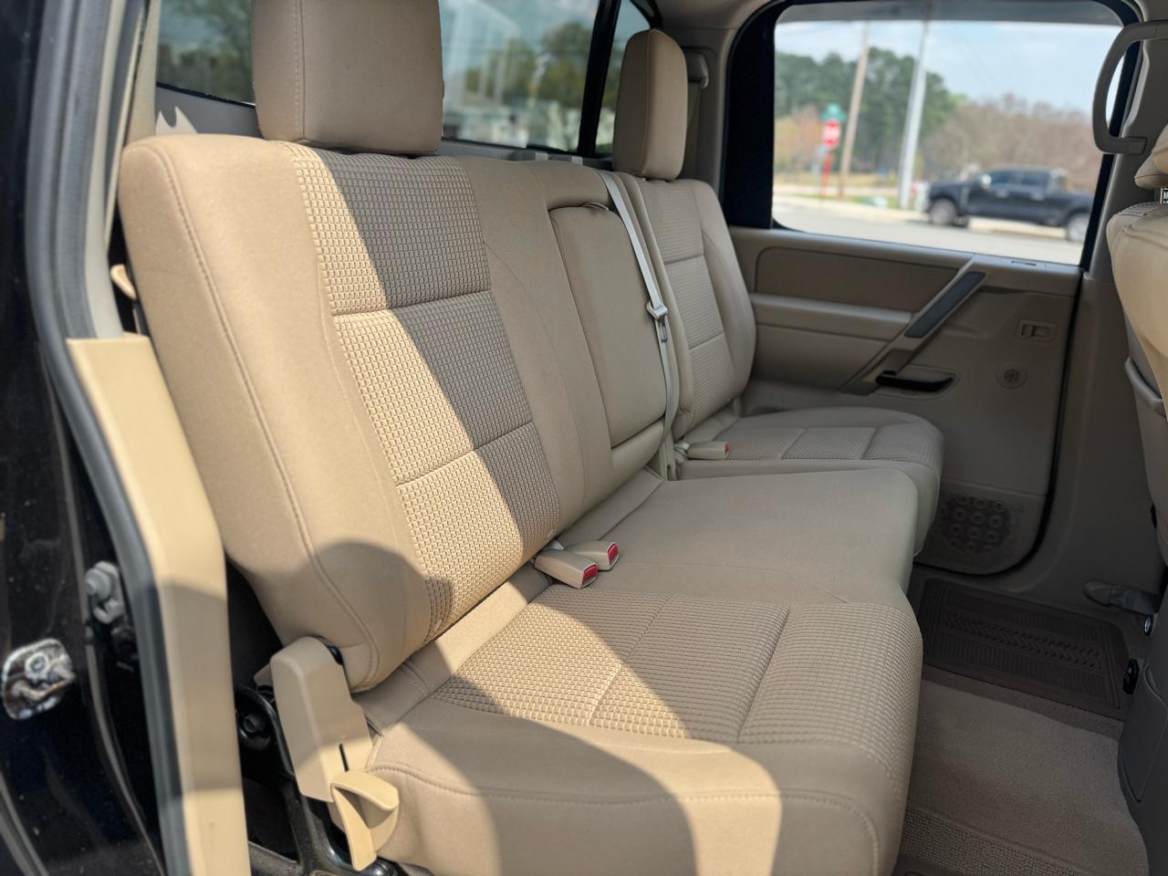 Nissan Titan 4WD Crew Cab SWB SV 2013