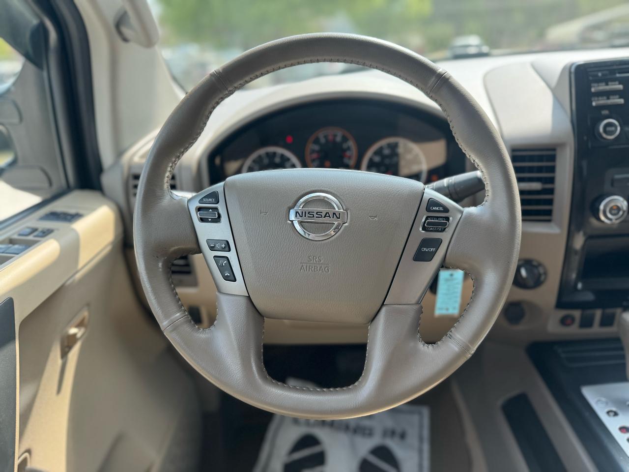 Nissan Titan 4WD Crew Cab SWB SV 2013