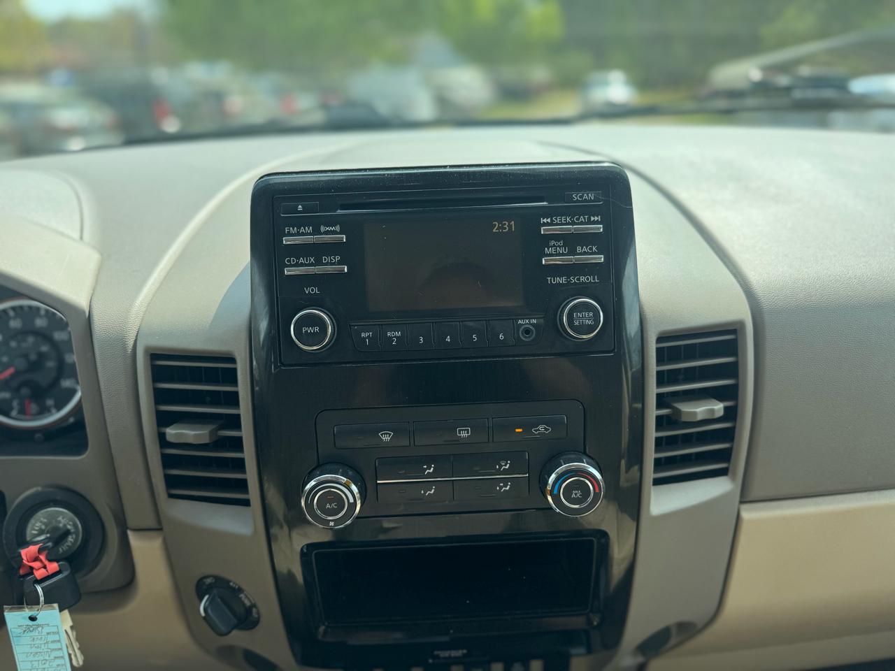 Nissan Titan 4WD Crew Cab SWB SV 2013