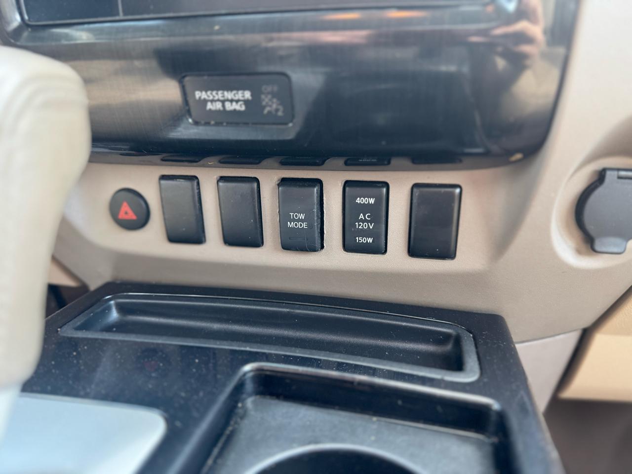 Nissan Titan 4WD Crew Cab SWB SV 2013