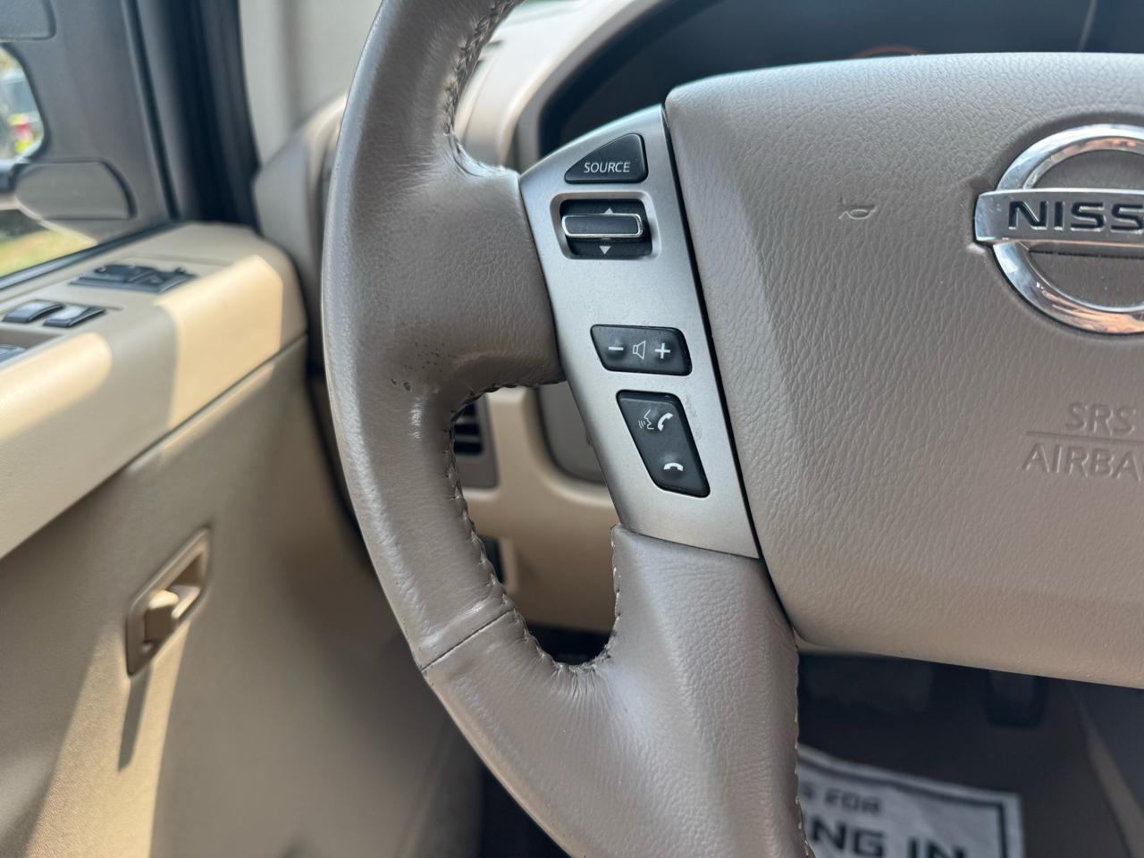 Nissan Titan 4WD Crew Cab SWB SV 2013