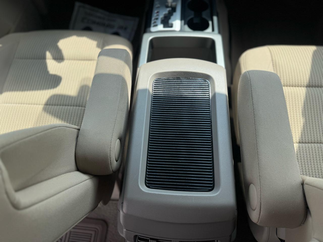 Nissan Titan 4WD Crew Cab SWB SV 2013