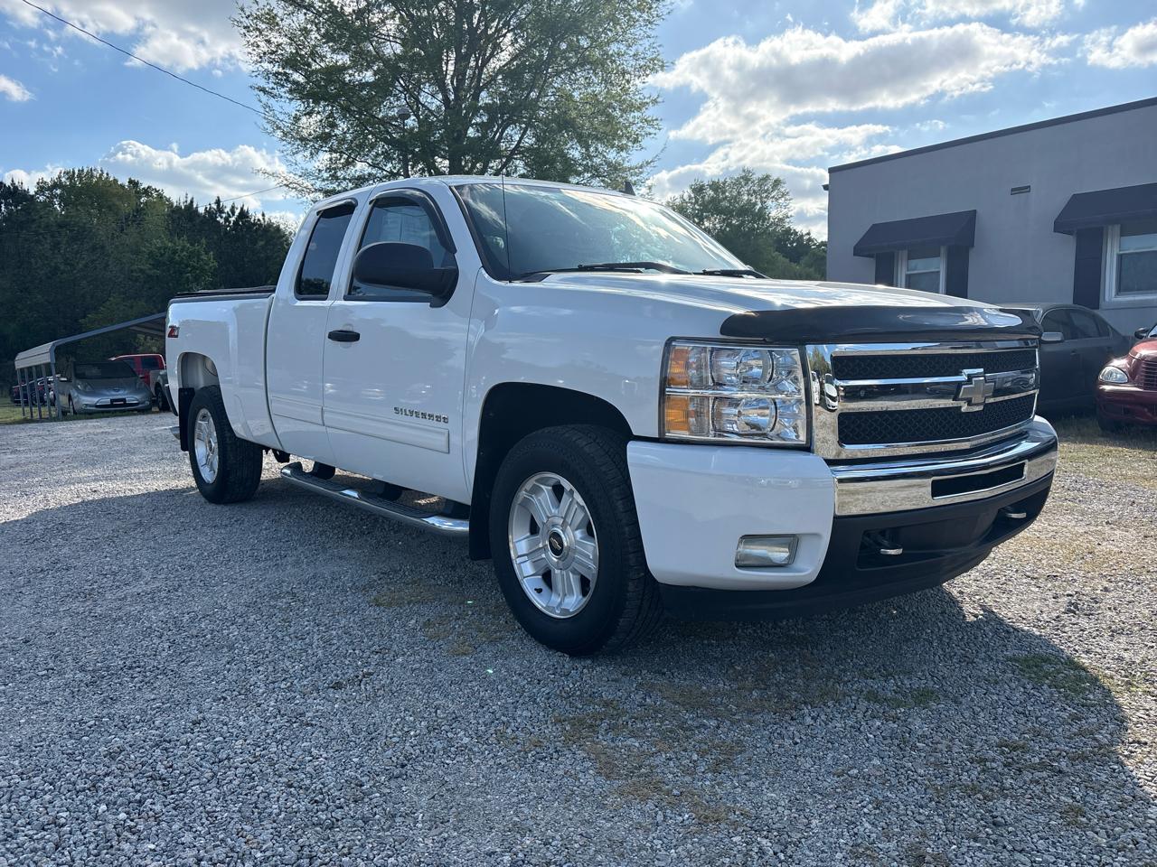 Chevrolet Silverado 1500 2WD Ext Cab 143.5" LT 2011