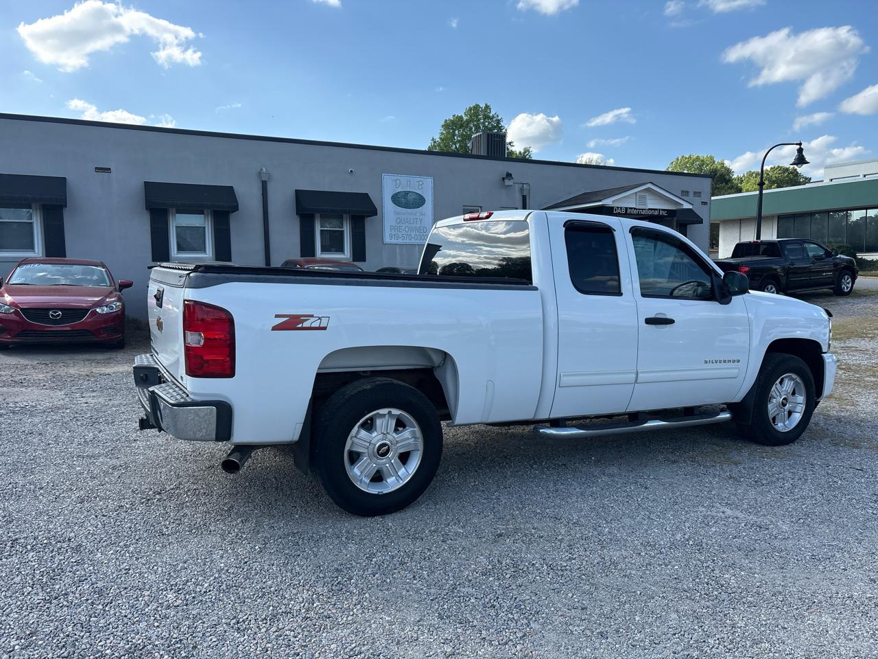 Chevrolet Silverado 1500 2WD Ext Cab 143.5" LT 2011