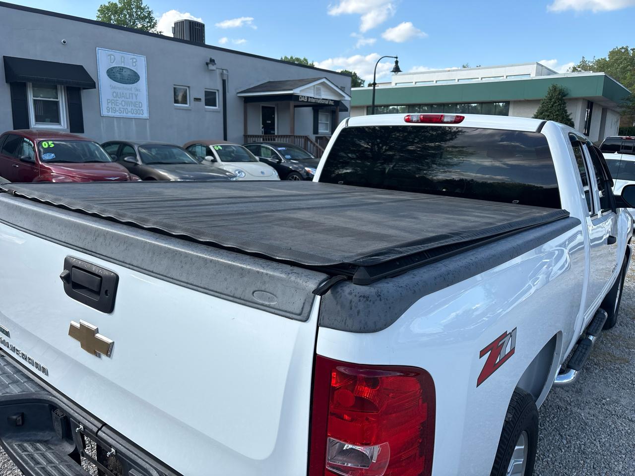 Chevrolet Silverado 1500 2WD Ext Cab 143.5" LT 2011