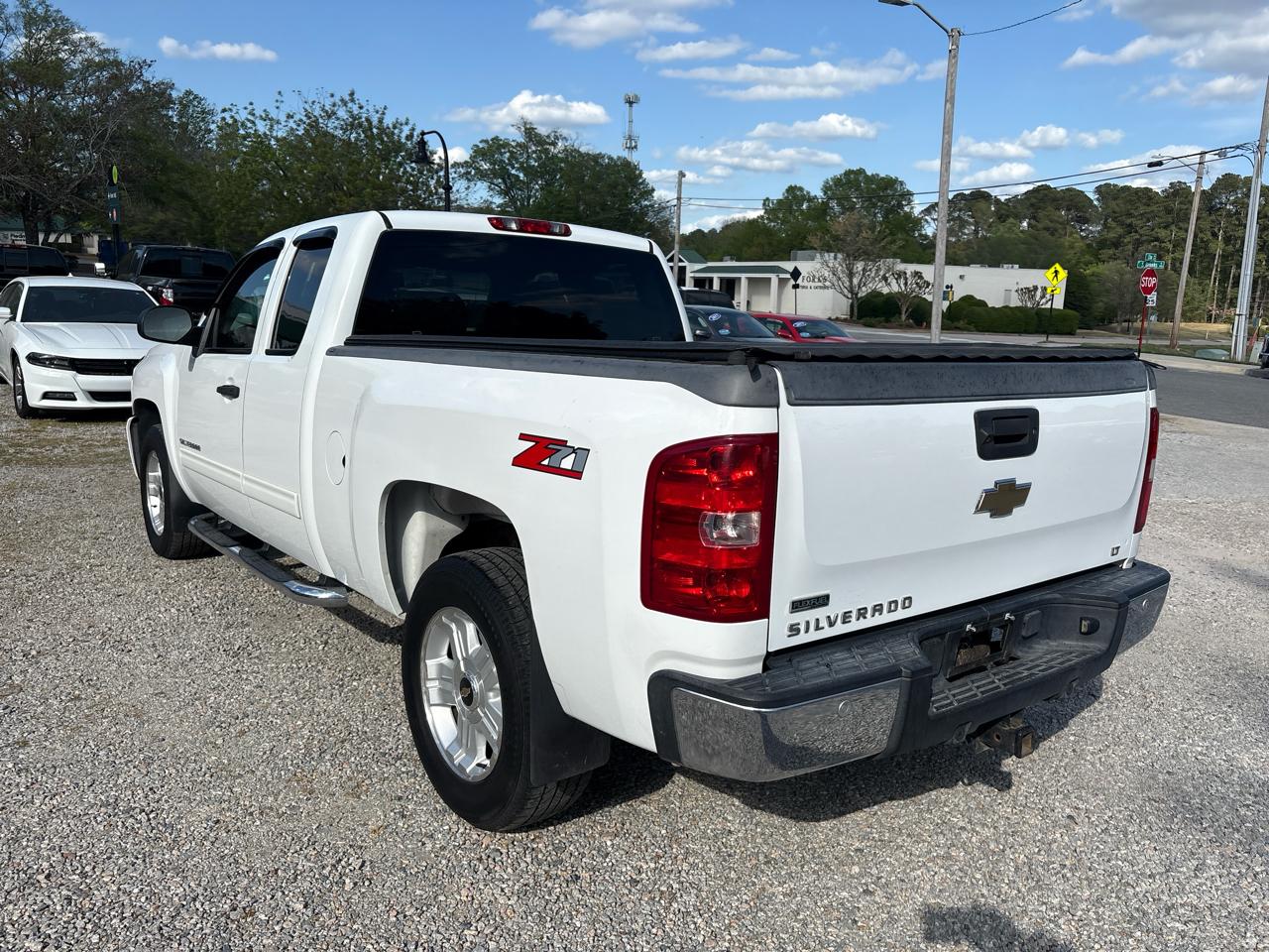 Chevrolet Silverado 1500 2WD Ext Cab 143.5" LT 2011