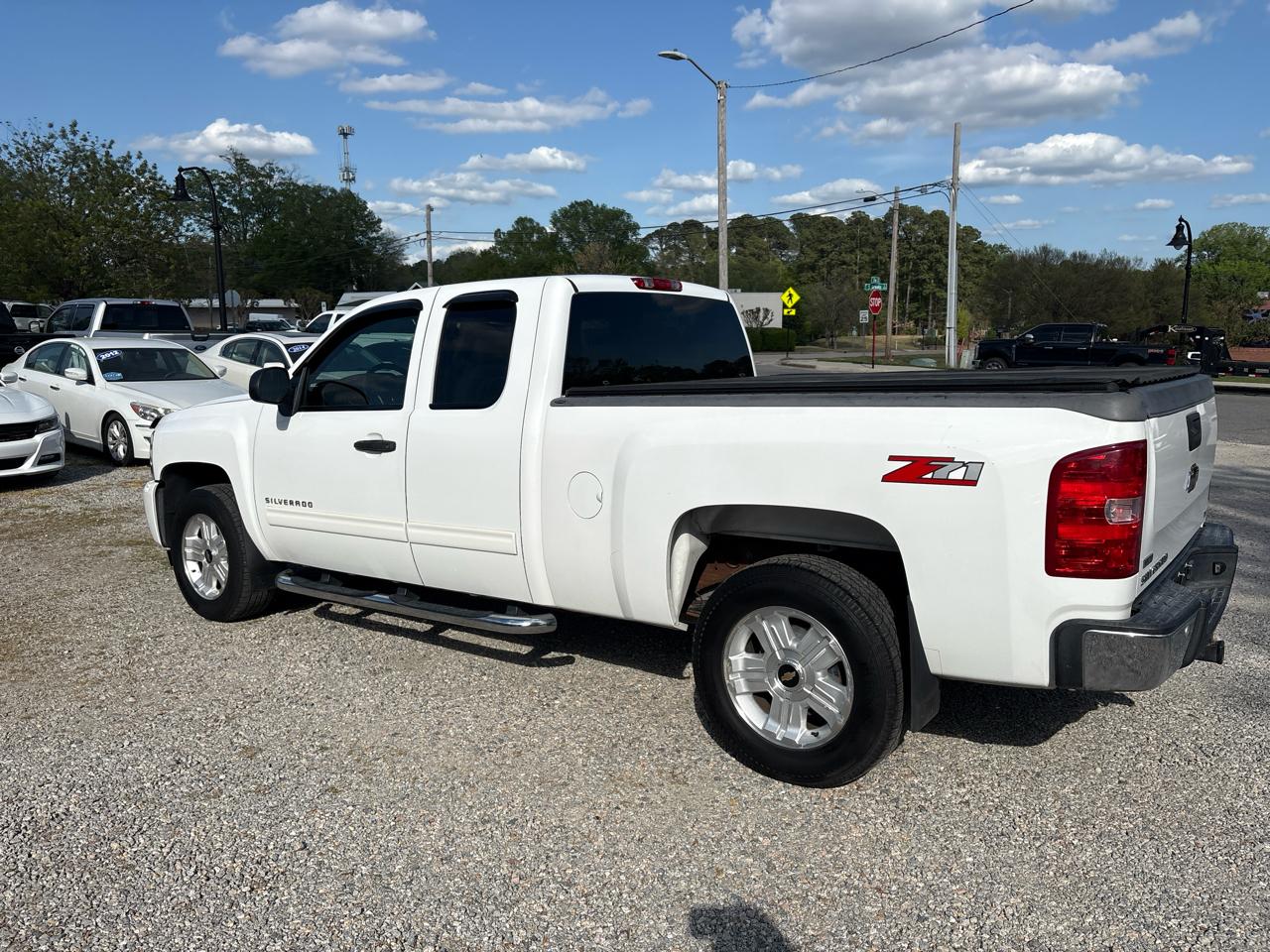 Chevrolet Silverado 1500 2WD Ext Cab 143.5" LT 2011
