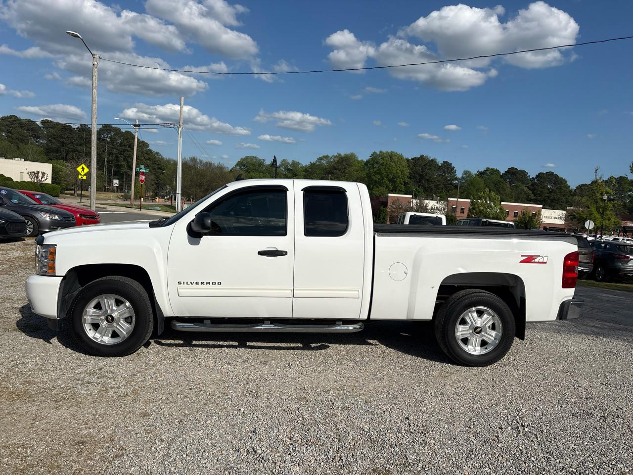 Chevrolet Silverado 1500 2WD Ext Cab 143.5" LT 2011