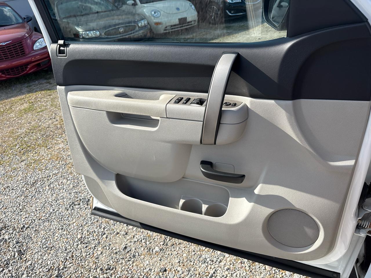 Chevrolet Silverado 1500 2WD Ext Cab 143.5" LT 2011