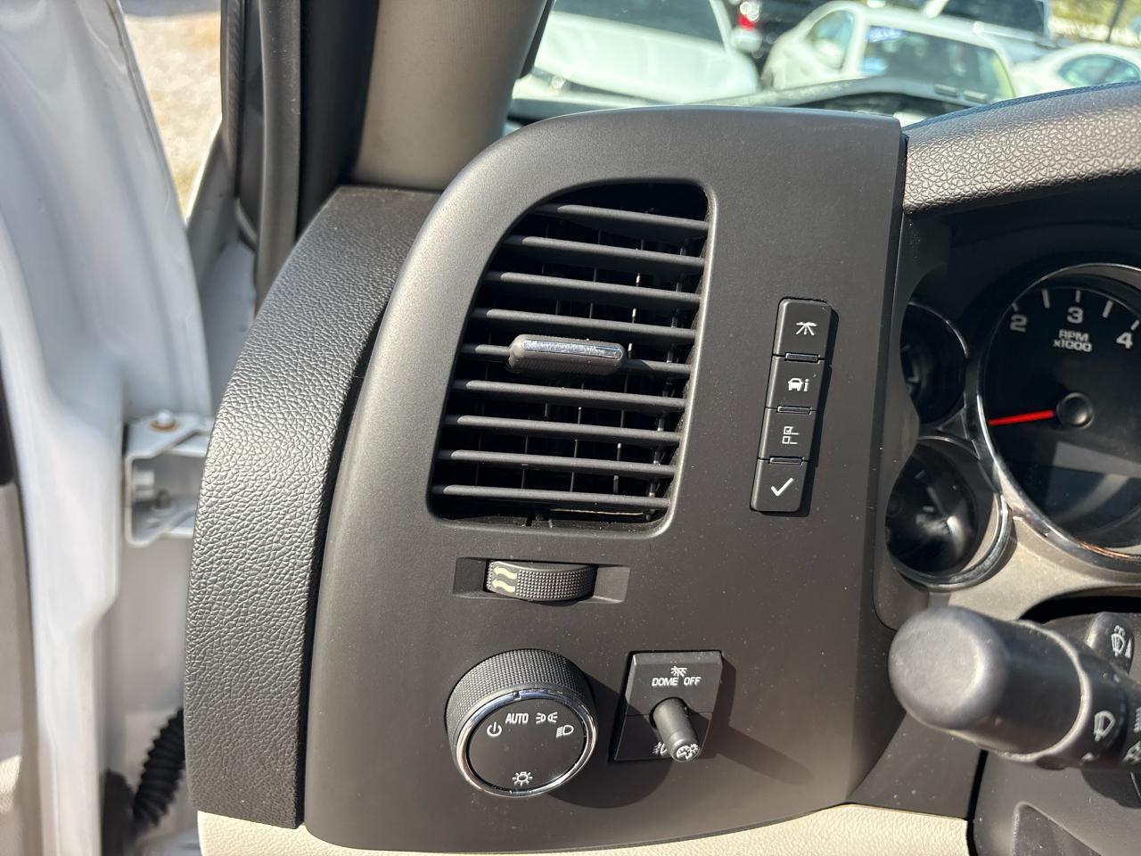 Chevrolet Silverado 1500 2WD Ext Cab 143.5" LT 2011