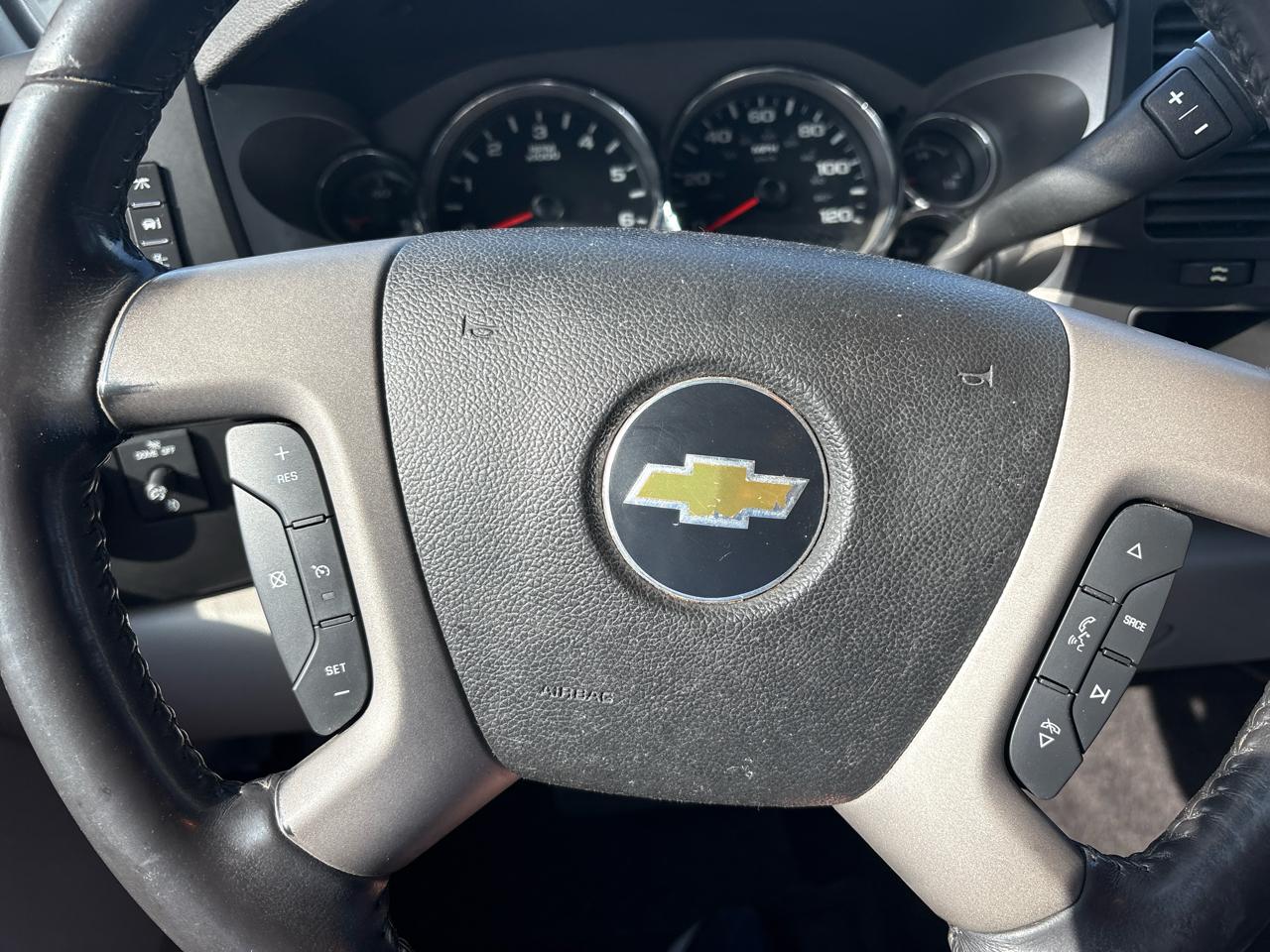 Chevrolet Silverado 1500 2WD Ext Cab 143.5" LT 2011