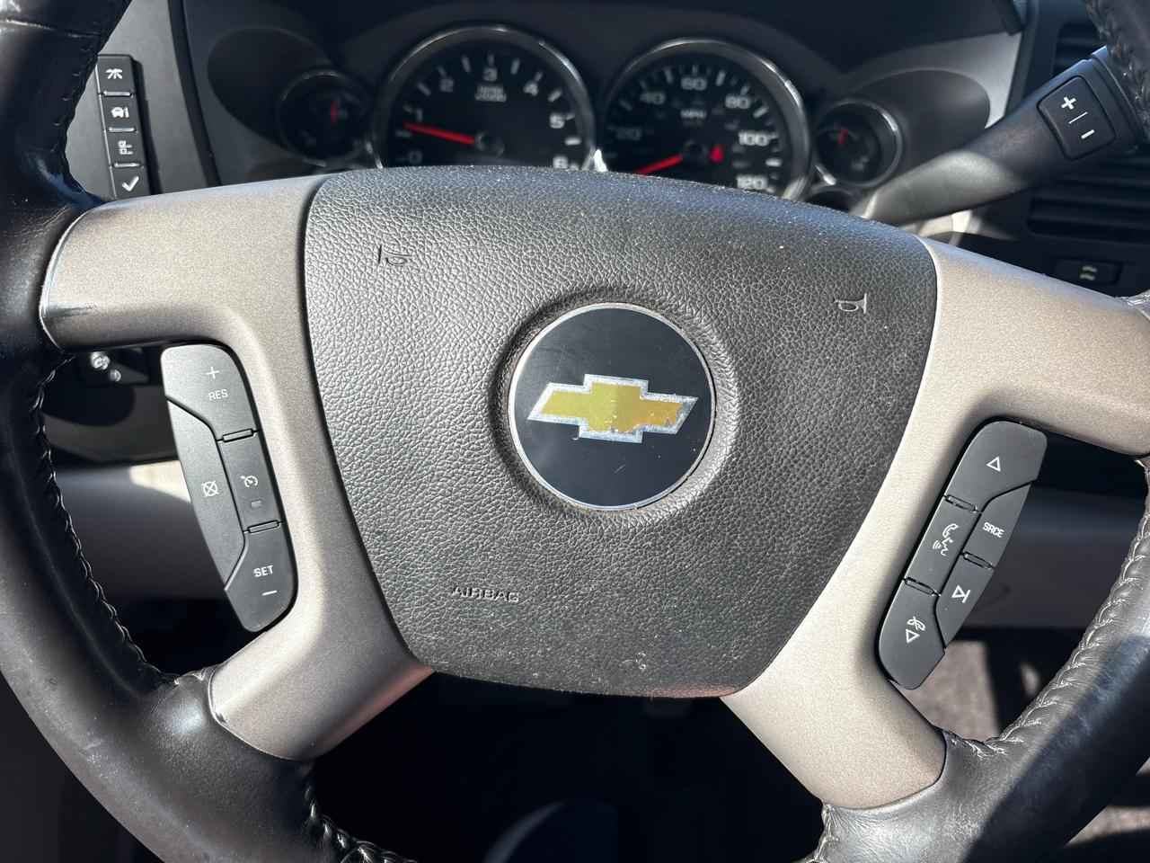 Chevrolet Silverado 1500 2WD Ext Cab 143.5" LT 2011