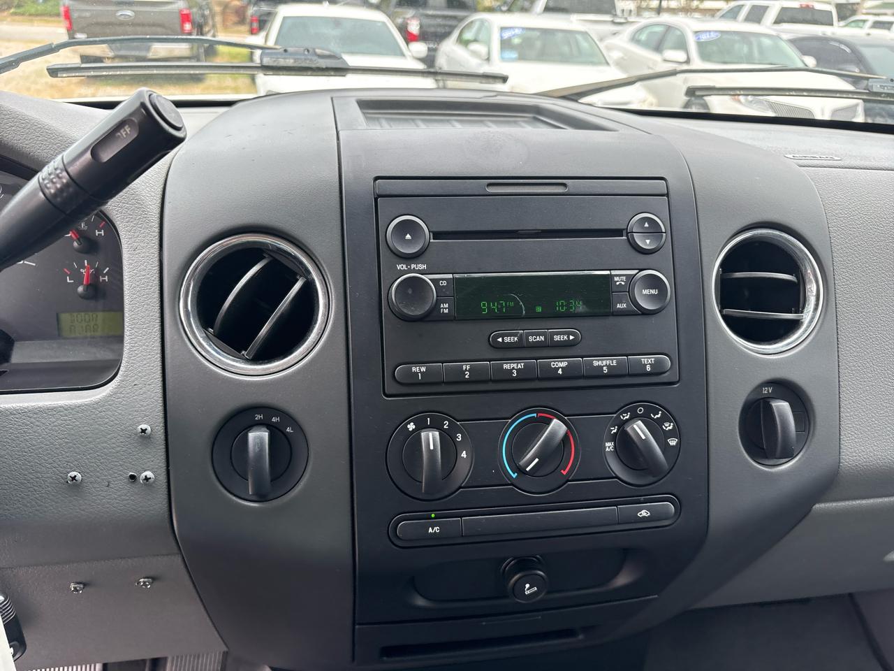 Ford F-150 4WD SuperCab 133" XLT 2004