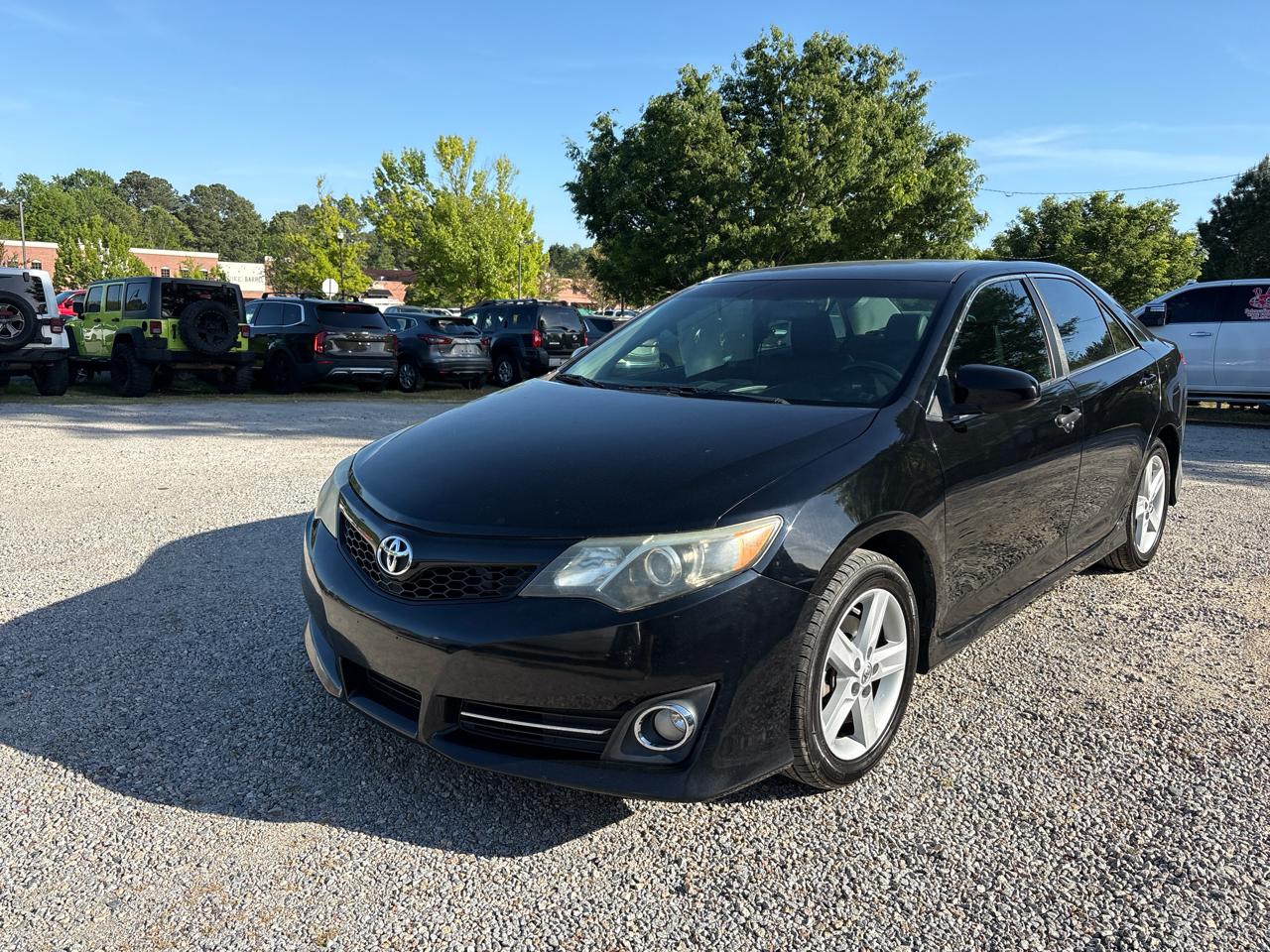 Toyota Camry 4dr Sdn I4 Auto XLE (Natl) 2013