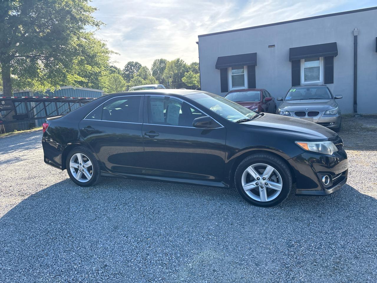 Toyota Camry 4dr Sdn I4 Auto XLE (Natl) 2013