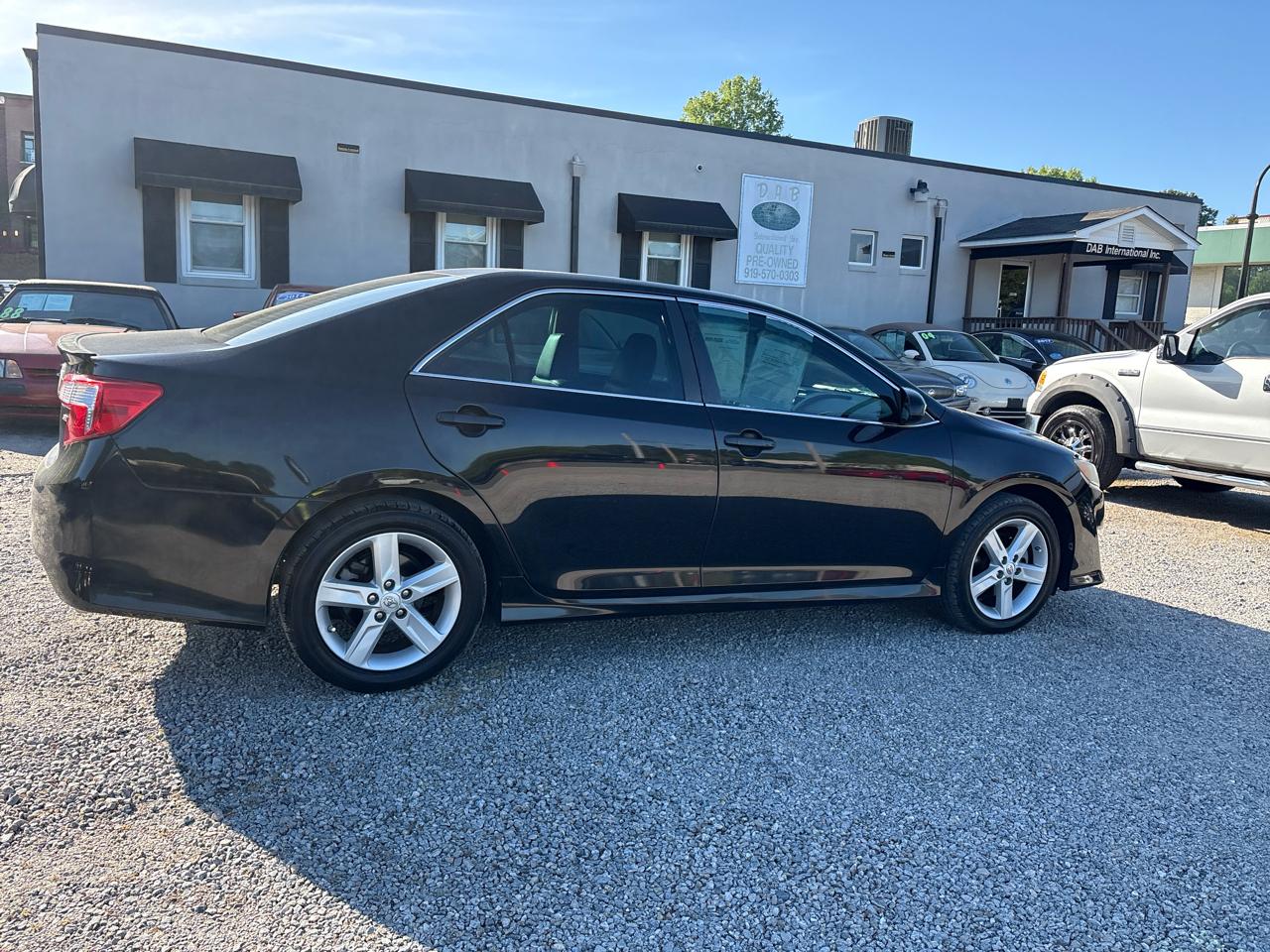 Toyota Camry 4dr Sdn I4 Auto XLE (Natl) 2013