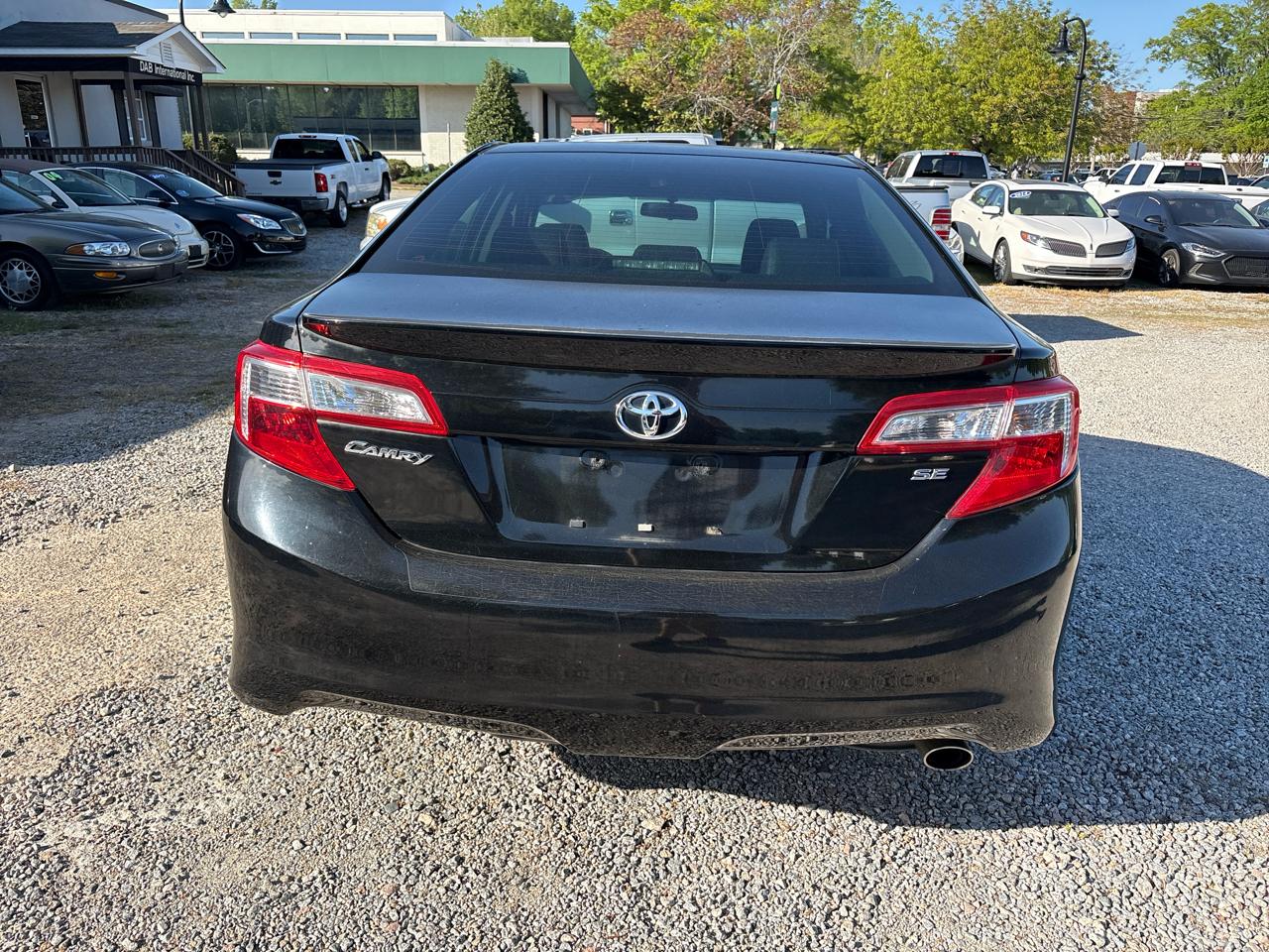 Toyota Camry 4dr Sdn I4 Auto XLE (Natl) 2013