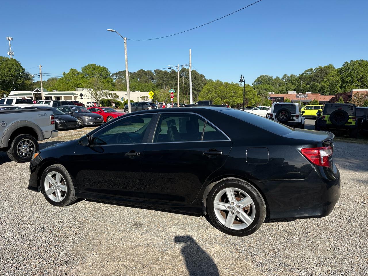 Toyota Camry 4dr Sdn I4 Auto XLE (Natl) 2013