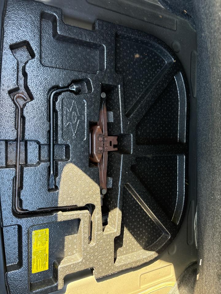 Toyota Camry 4dr Sdn I4 Auto XLE (Natl) 2013