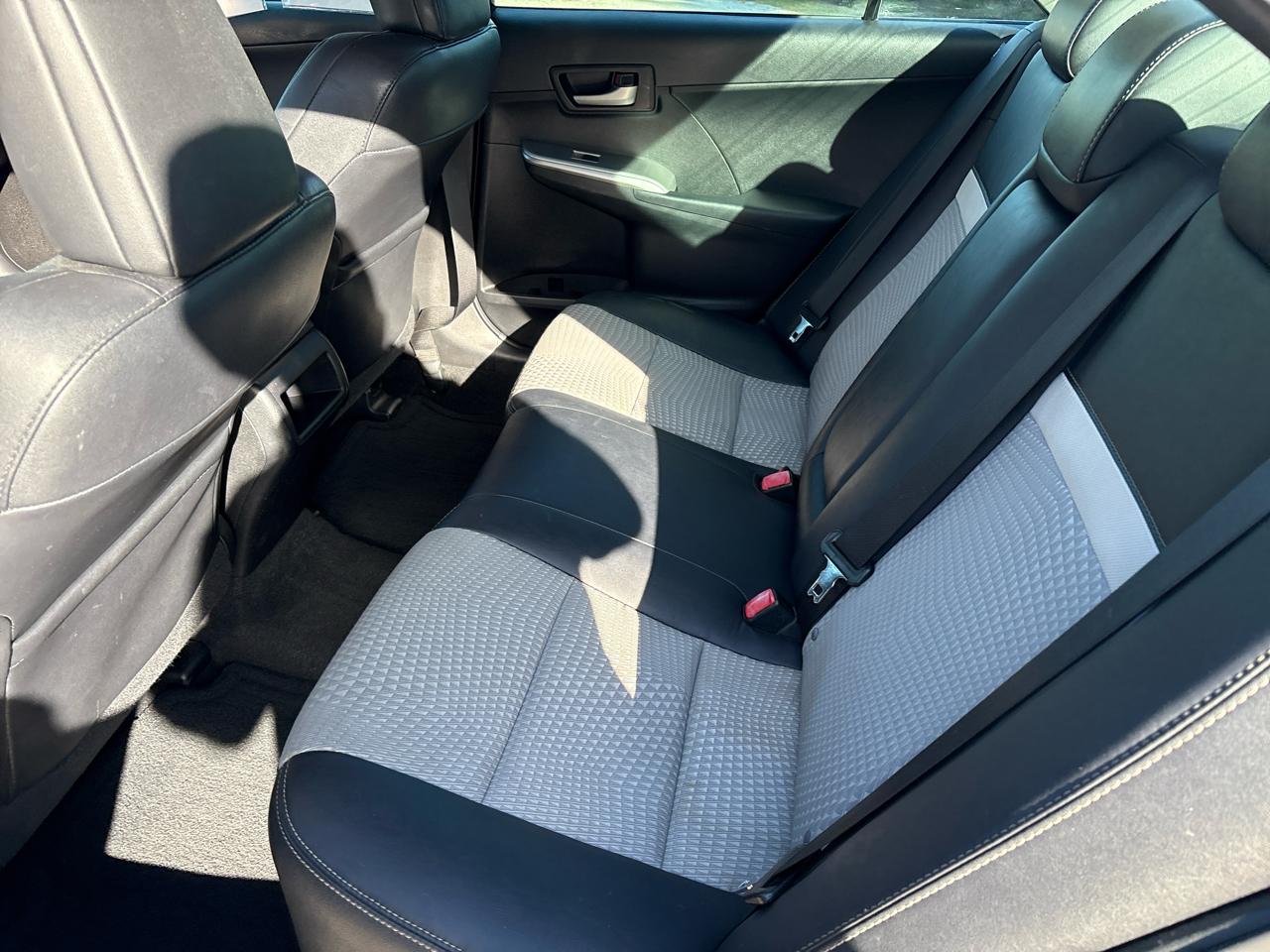 Toyota Camry 4dr Sdn I4 Auto XLE (Natl) 2013