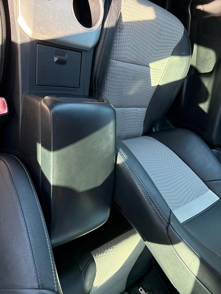 Toyota Camry 4dr Sdn I4 Auto XLE (Natl) 2013