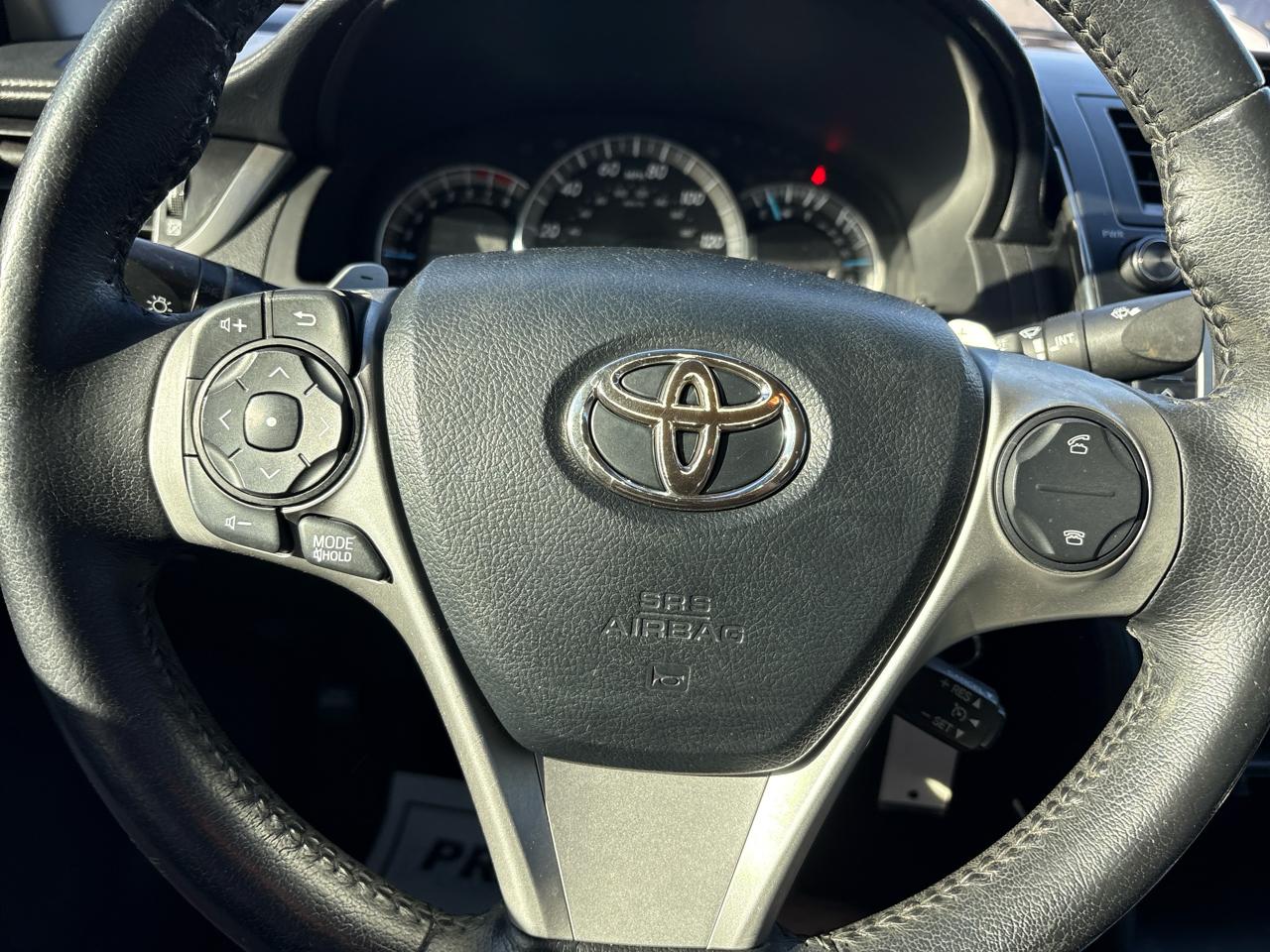 Toyota Camry 4dr Sdn I4 Auto XLE (Natl) 2013