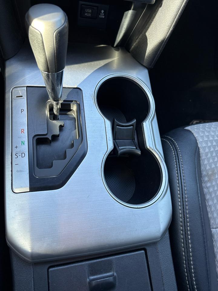 Toyota Camry 4dr Sdn I4 Auto XLE (Natl) 2013