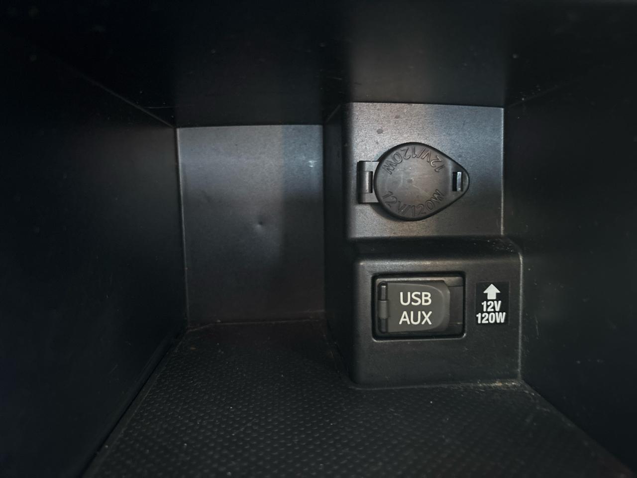 Toyota Camry 4dr Sdn I4 Auto XLE (Natl) 2013