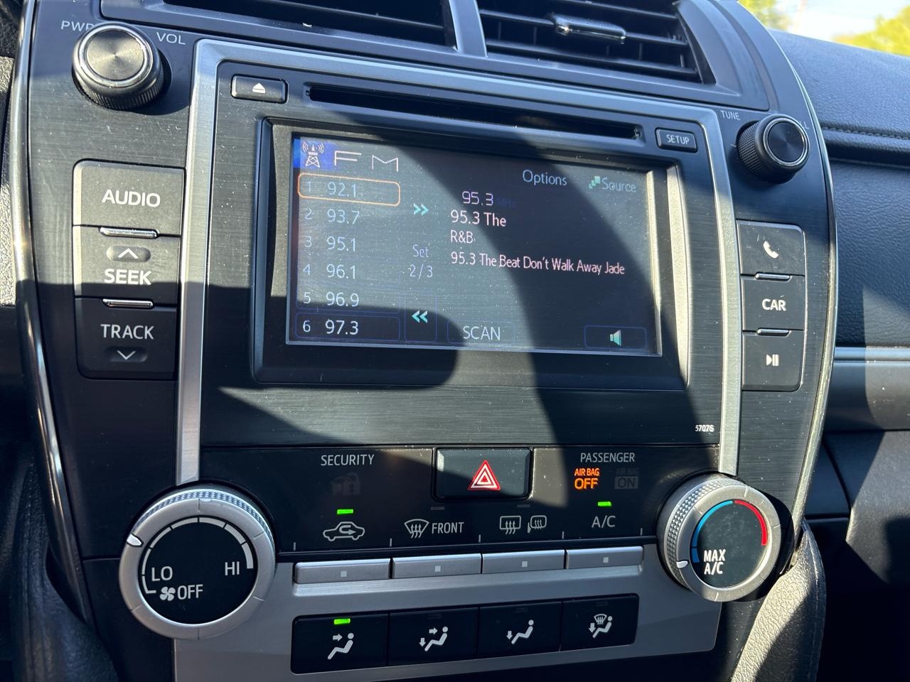 Toyota Camry 4dr Sdn I4 Auto XLE (Natl) 2013