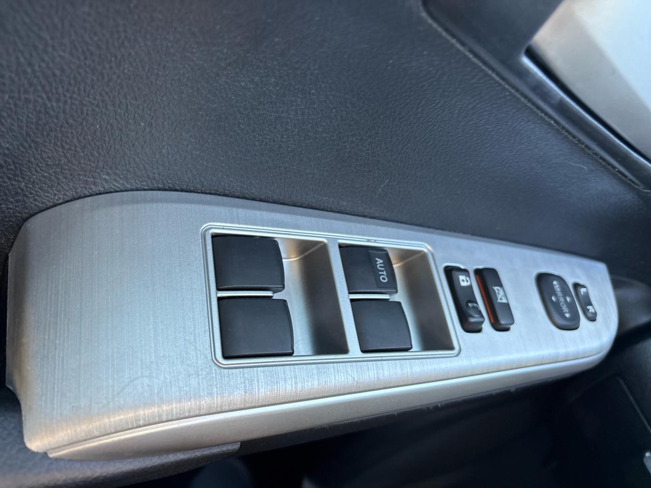 Toyota Camry 4dr Sdn I4 Auto XLE (Natl) 2013