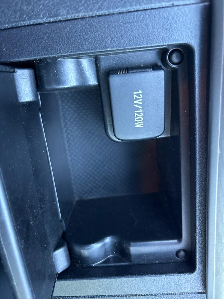 Toyota Camry 4dr Sdn I4 Auto XLE (Natl) 2013