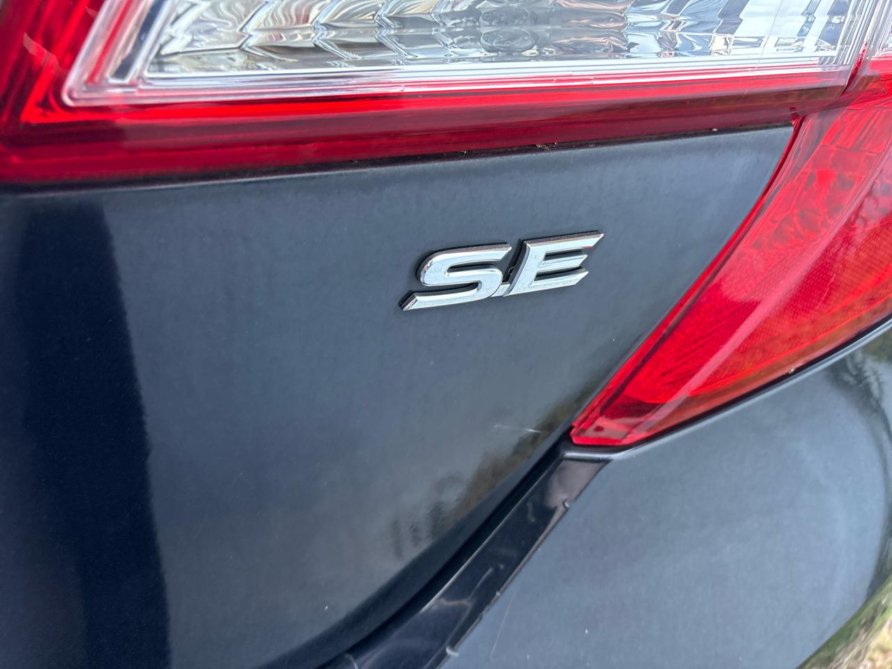 Toyota Camry 4dr Sdn I4 Auto XLE (Natl) 2013