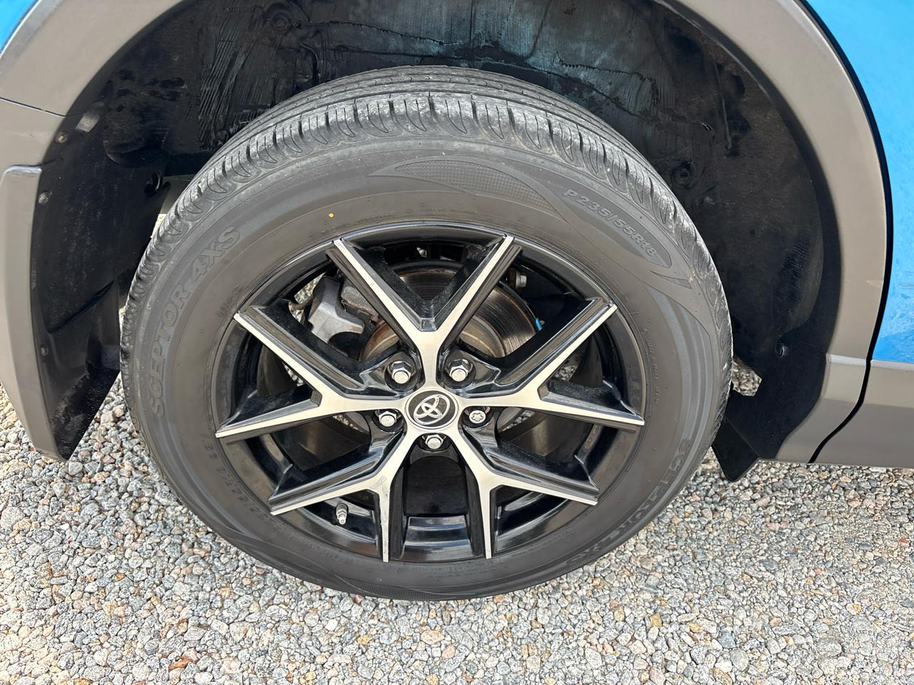 Toyota RAV4 SE AWD (Natl) 2018