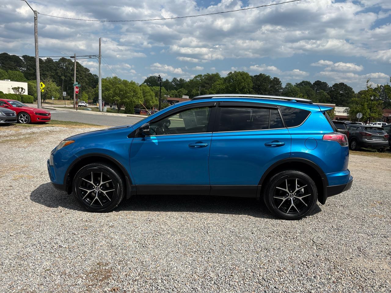 Toyota RAV4 SE AWD (Natl) 2018