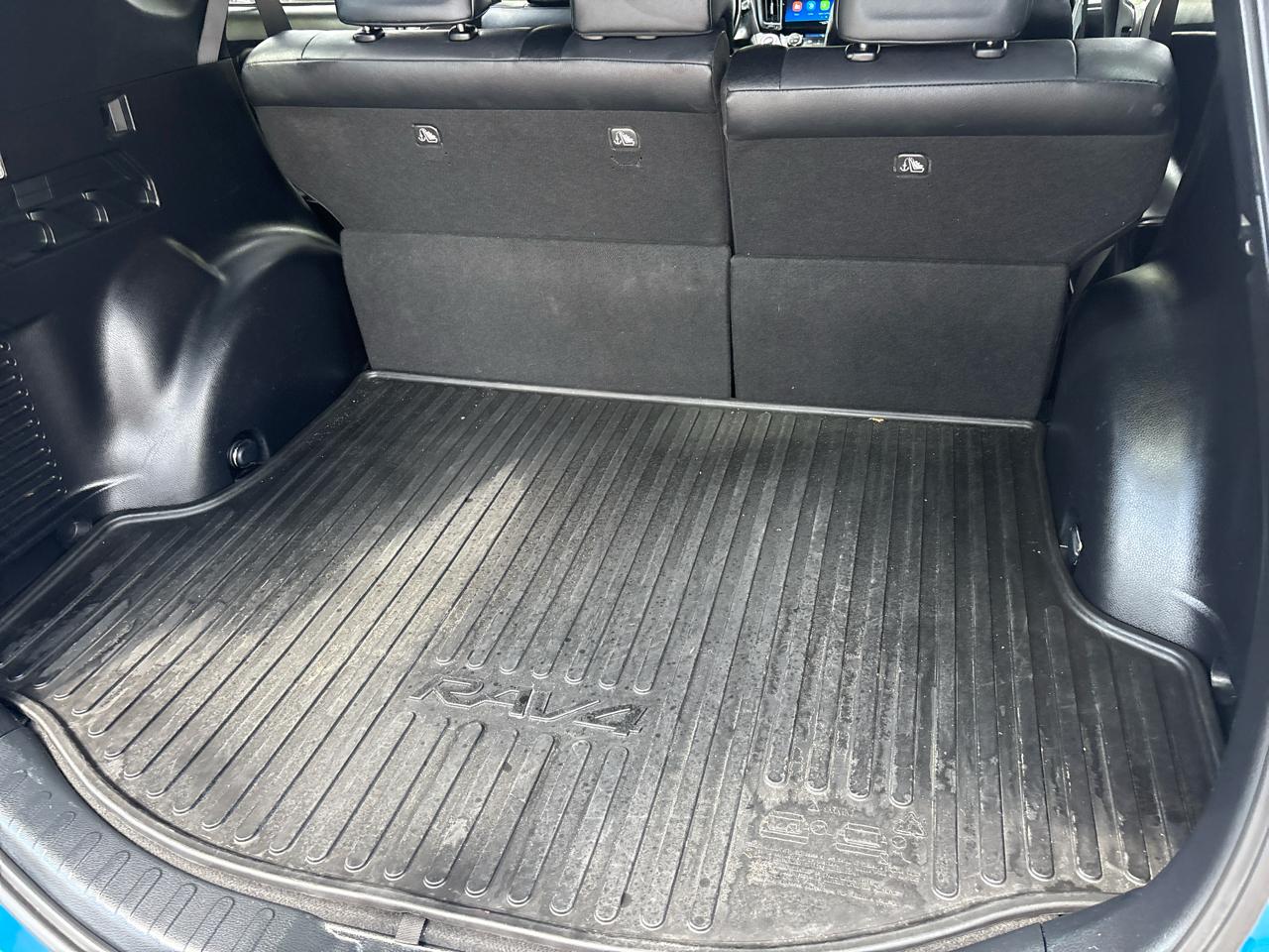 Toyota RAV4 SE AWD (Natl) 2018