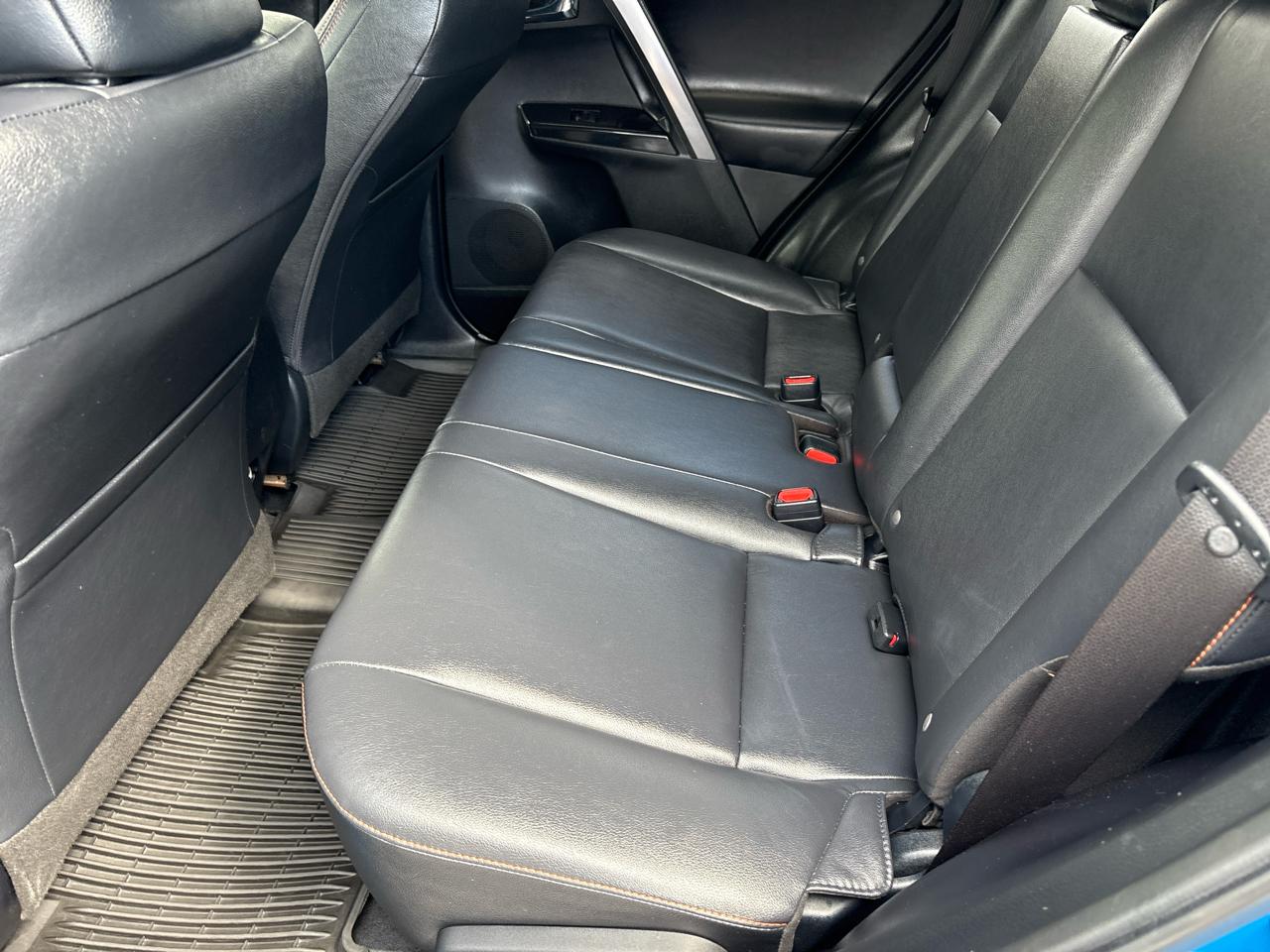 Toyota RAV4 SE AWD (Natl) 2018