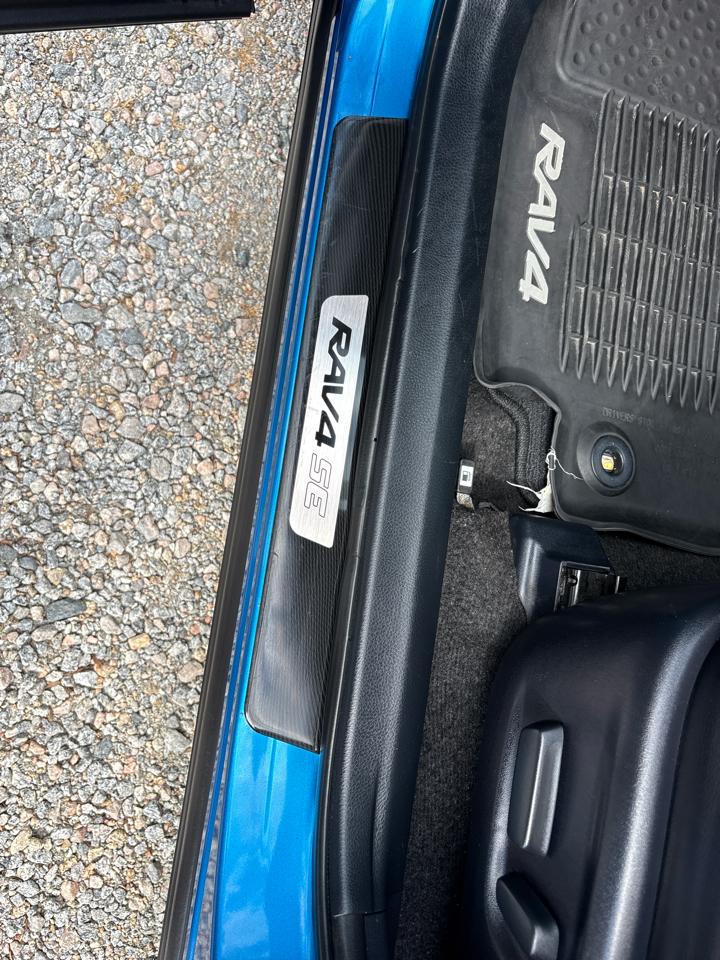 Toyota RAV4 SE AWD (Natl) 2018