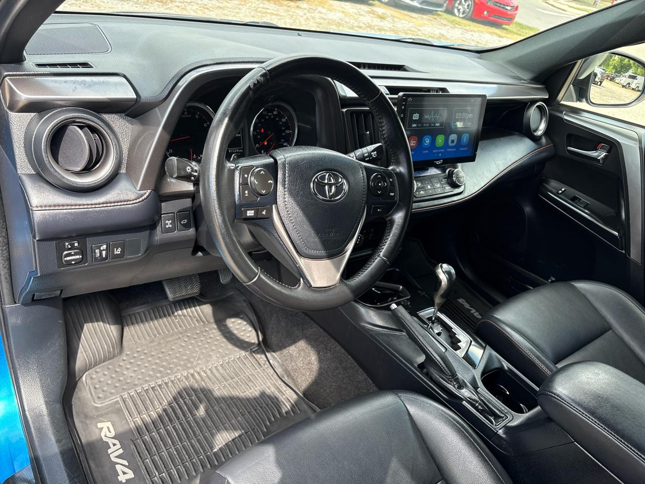 Toyota RAV4 SE AWD (Natl) 2018