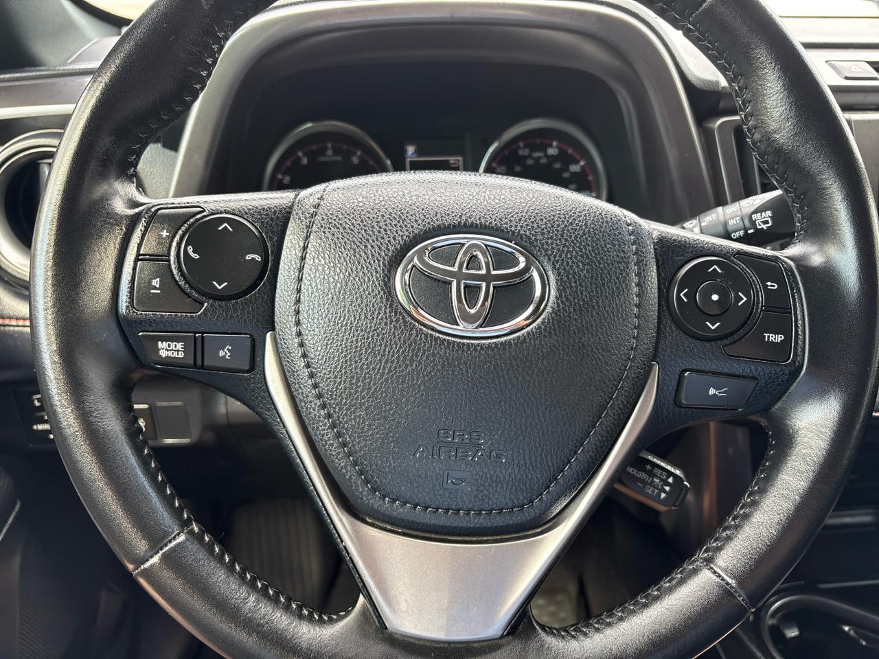 Toyota RAV4 SE AWD (Natl) 2018