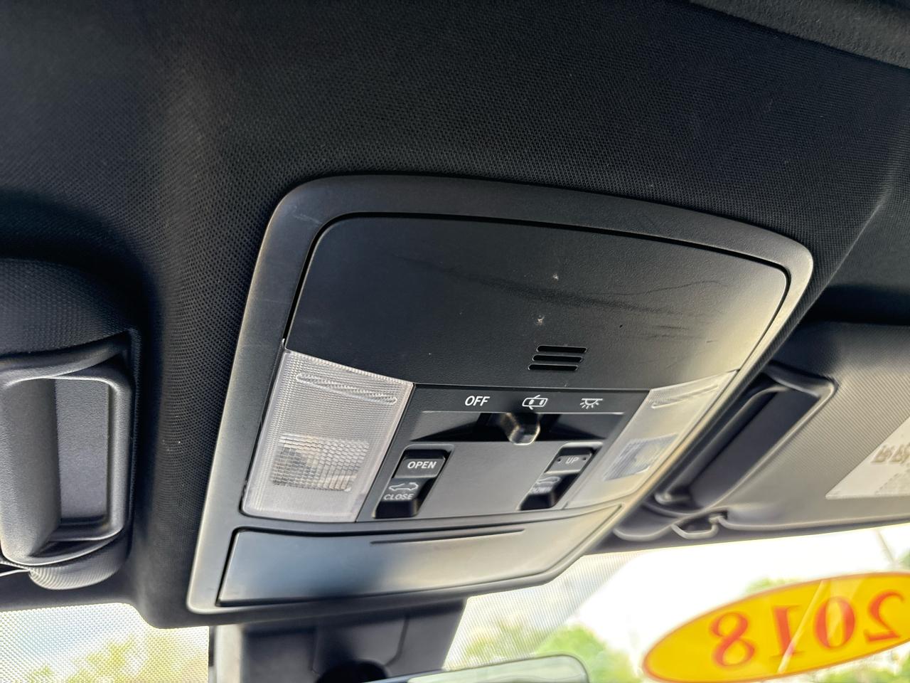 Toyota RAV4 SE AWD (Natl) 2018