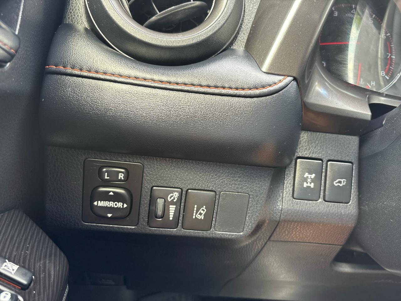 Toyota RAV4 SE AWD (Natl) 2018