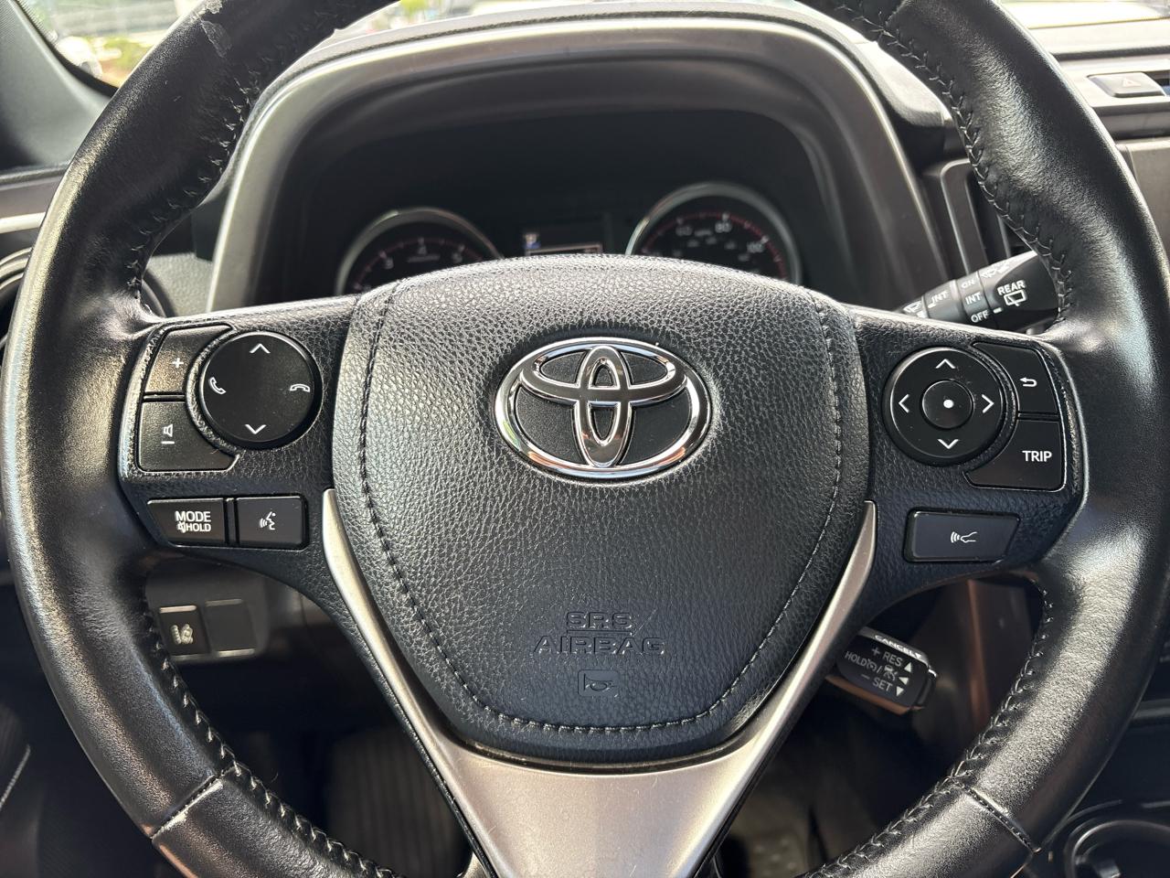 Toyota RAV4 SE AWD (Natl) 2018