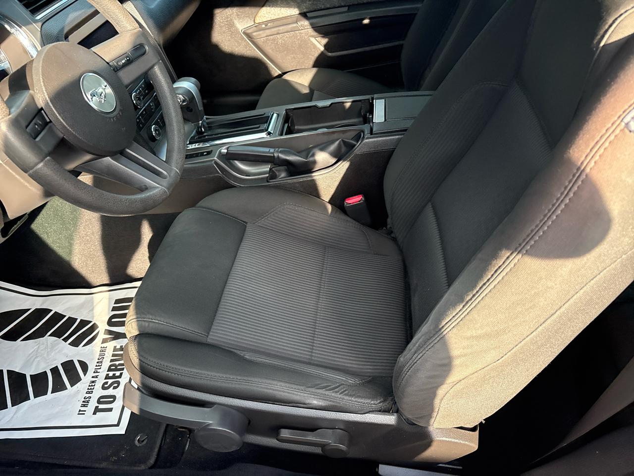 Ford Mustang 2dr Cpe V6 2010