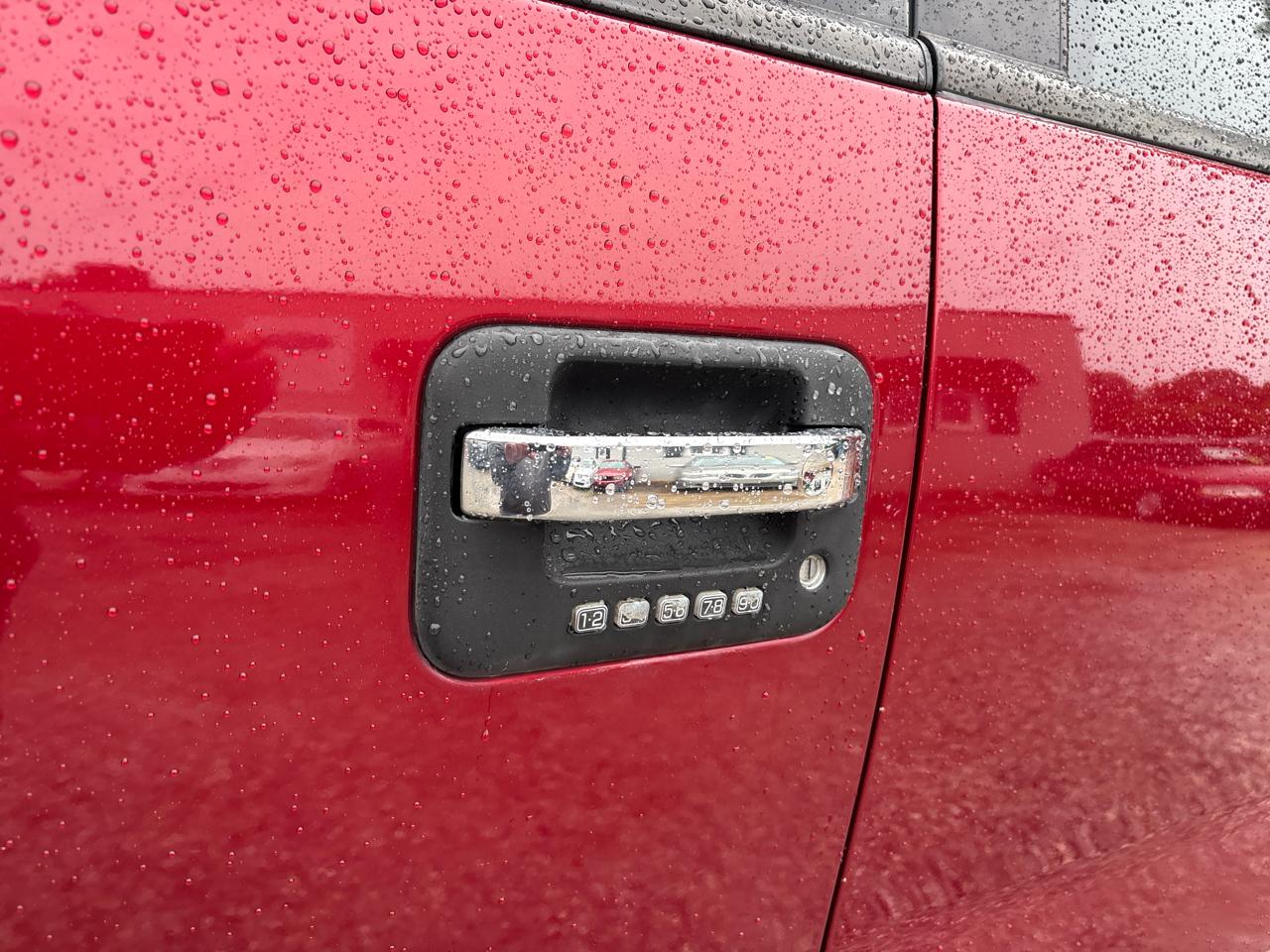 Ford F-150 4WD SuperCrew 145" King Ranch 2013